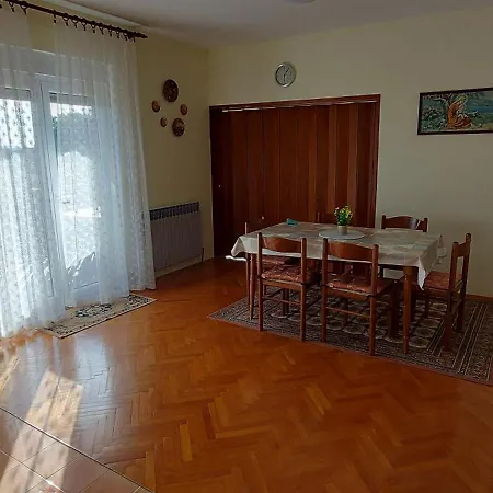 Nikolino Apartmán Sukošan