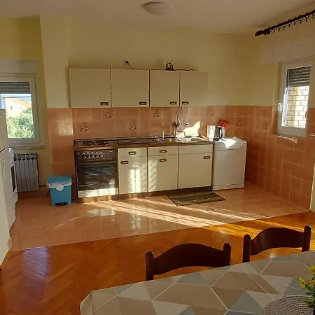 Nikolino Apartment *